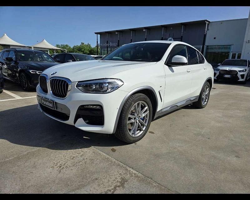 Bianco Usata 2021 BMW X4 M Sport SUV | 52.700 € (Buon prezzo) - Immagine 1/4