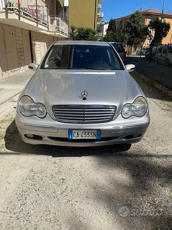 Usata Mercedes C200 Elegance 116 CV (85 kW) 2002 Berlina