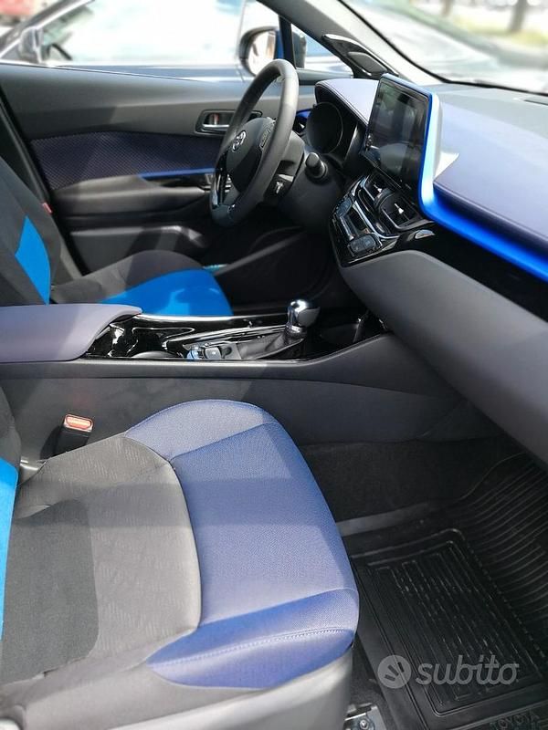 Usata Toyota C-HR Plus 122 CV (89 kW) 2018 Bianco SUV