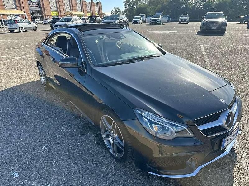 Usata Mercedes E220 Premium 170 CV (125 kW) 2015 Nero Coupé