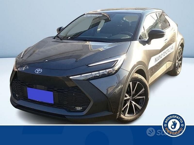 Grigio scuro metallizzato Usata 2024 Toyota C-HR Trend SUV | 25.450 € (Super prezzo) - Immagine 1/3