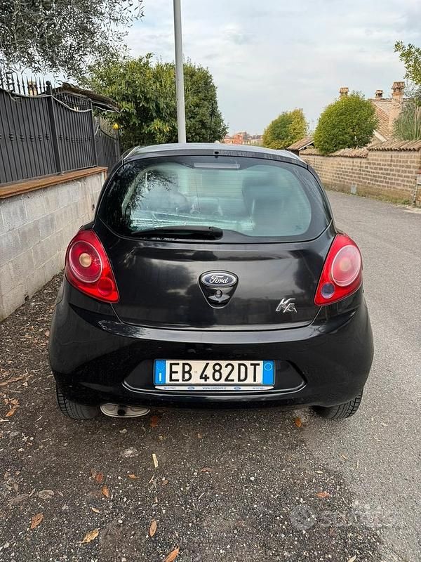 Usata Ford Ka 69 CV (50 kW) 2010 Nero Utilitaria