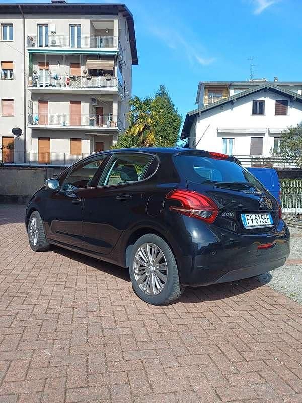 Usata Peugeot 208 Allure 83 CV (61 kW) 2019 Nero Utilitaria