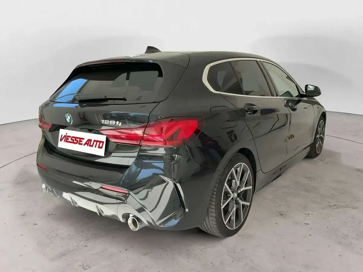 Usata BMW 128 265 CV (194 kW) 2024 Nero Utilitaria