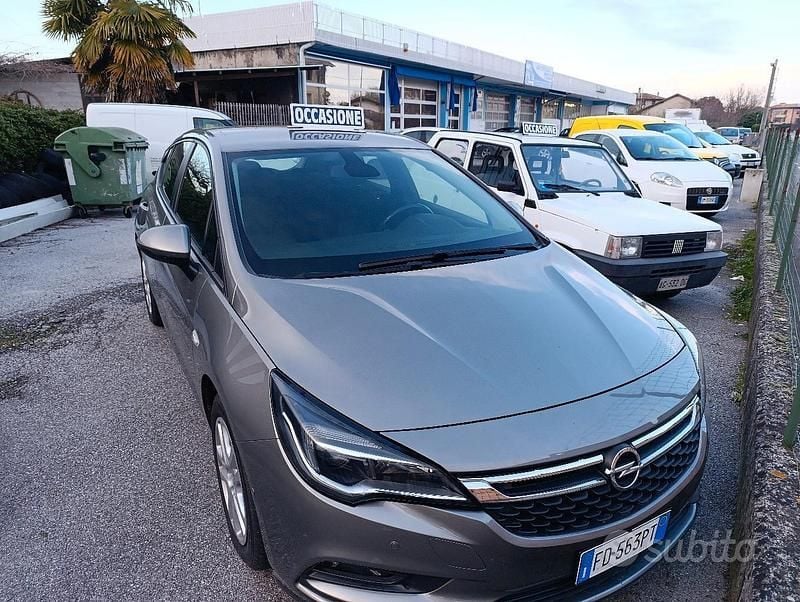 Usata Opel Astra 95 CV (69 kW) 2016 Berlina