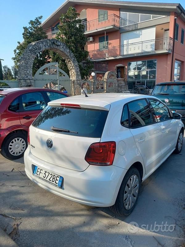 Usado VW Polo 70 CV (51 kW) 2010 Blanco Utilitario