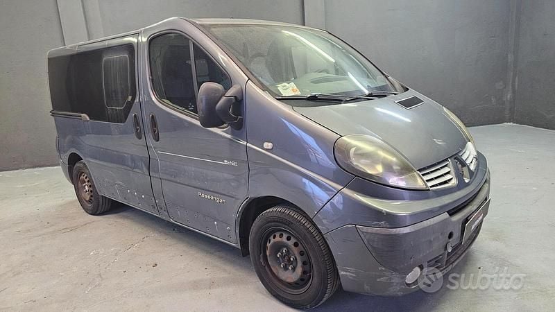 Usata Renault Master 125 CV (91 kW) 2011 Grigio Station wagon