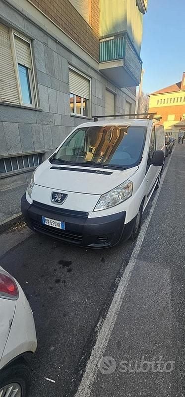 Bianco Usata 2009 Peugeot Expert Furgone | 5000 € (Buon prezzo) - Immagine 1/4