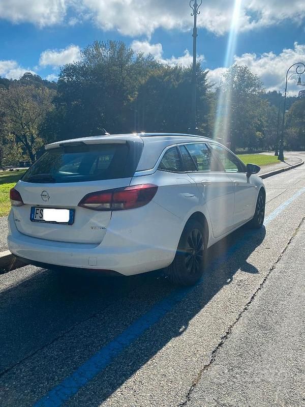 Usata Opel Astra 110 CV (80 kW) 2019 Bianco Station wagon