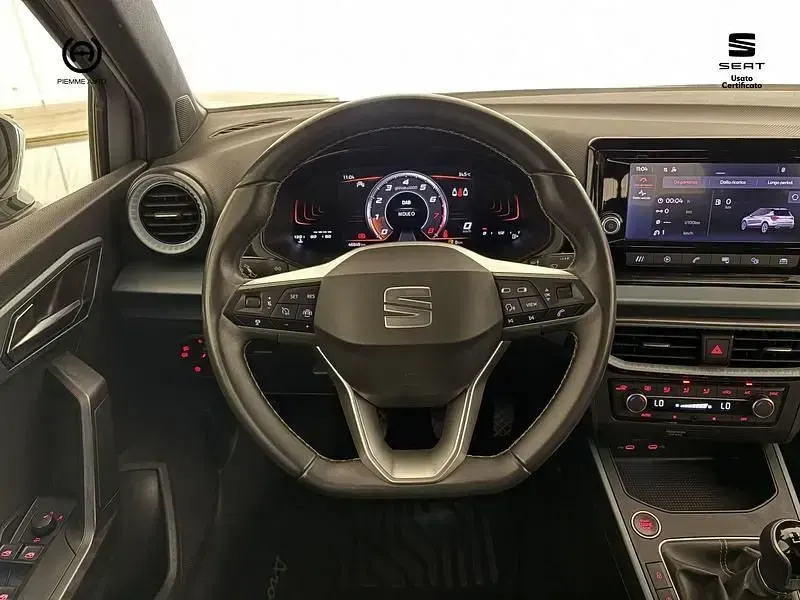 Usata Seat Arona Xperience 110 CV (80 kW) 2023 Argento tetto nero SUV