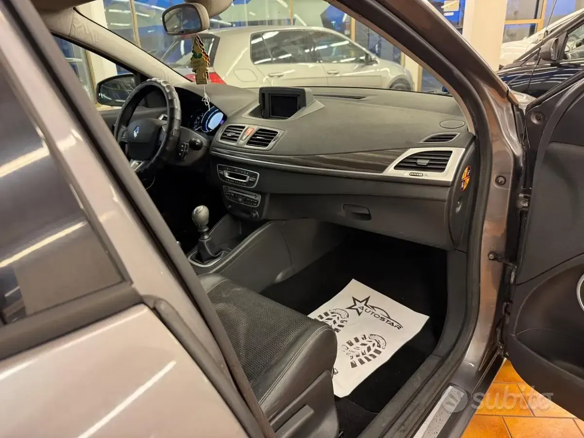 Usata Renault Mégane III 110 CV (80 kW) 2009 Grigio Berlina