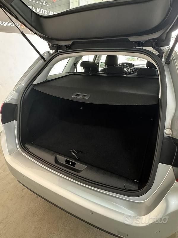 Usata Peugeot 308 SW 120 CV (88 kW) 2015 Station wagon