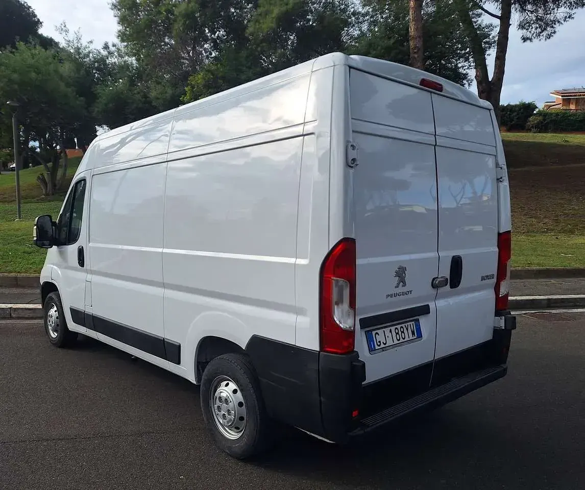 Gebraucht Peugeot Boxer Premium 140 PS (102 kW) 2022 Weiß Van