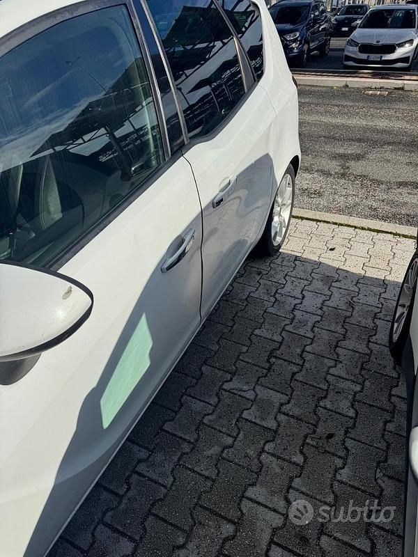 Usata Opel Meriva 110 CV (80 kW) 2012 Bianco Monovolume