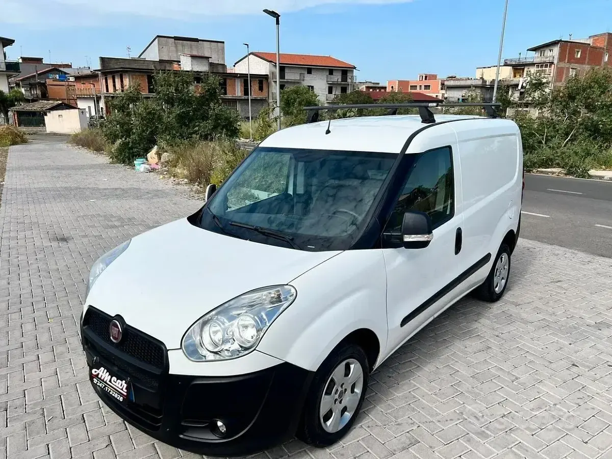 Usata Fiat Doblò 105 CV (77 kW) 2014 Bianco Monovolume