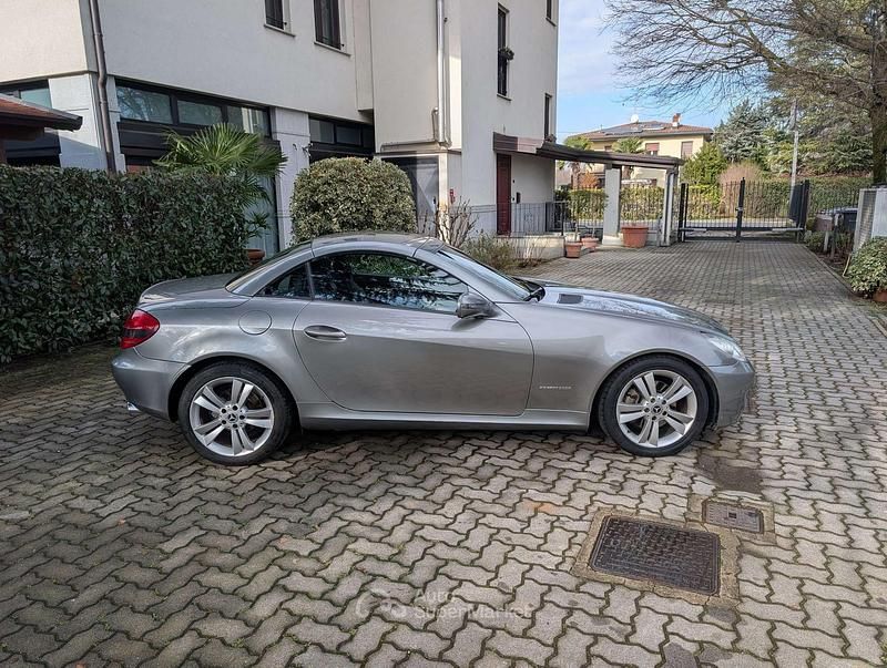 Usata Mercedes SLK200 184 CV (135 kW) 2010 Grigio palladio Cabrio