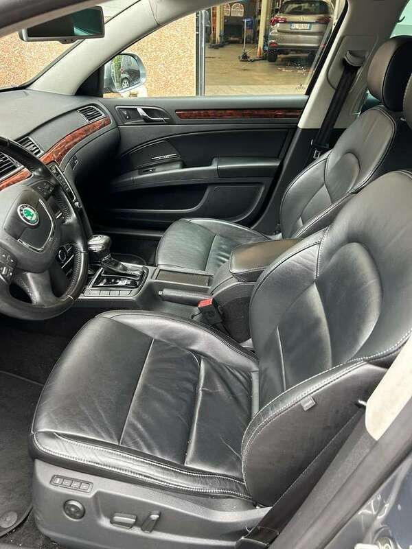 Usata Skoda Superb Ambition 170 CV (125 kW) 2013 Grigio Station wagon