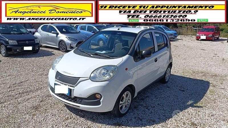 Usata DR Zero 69 CV (50 kW) 2015 Bianco Utilitaria