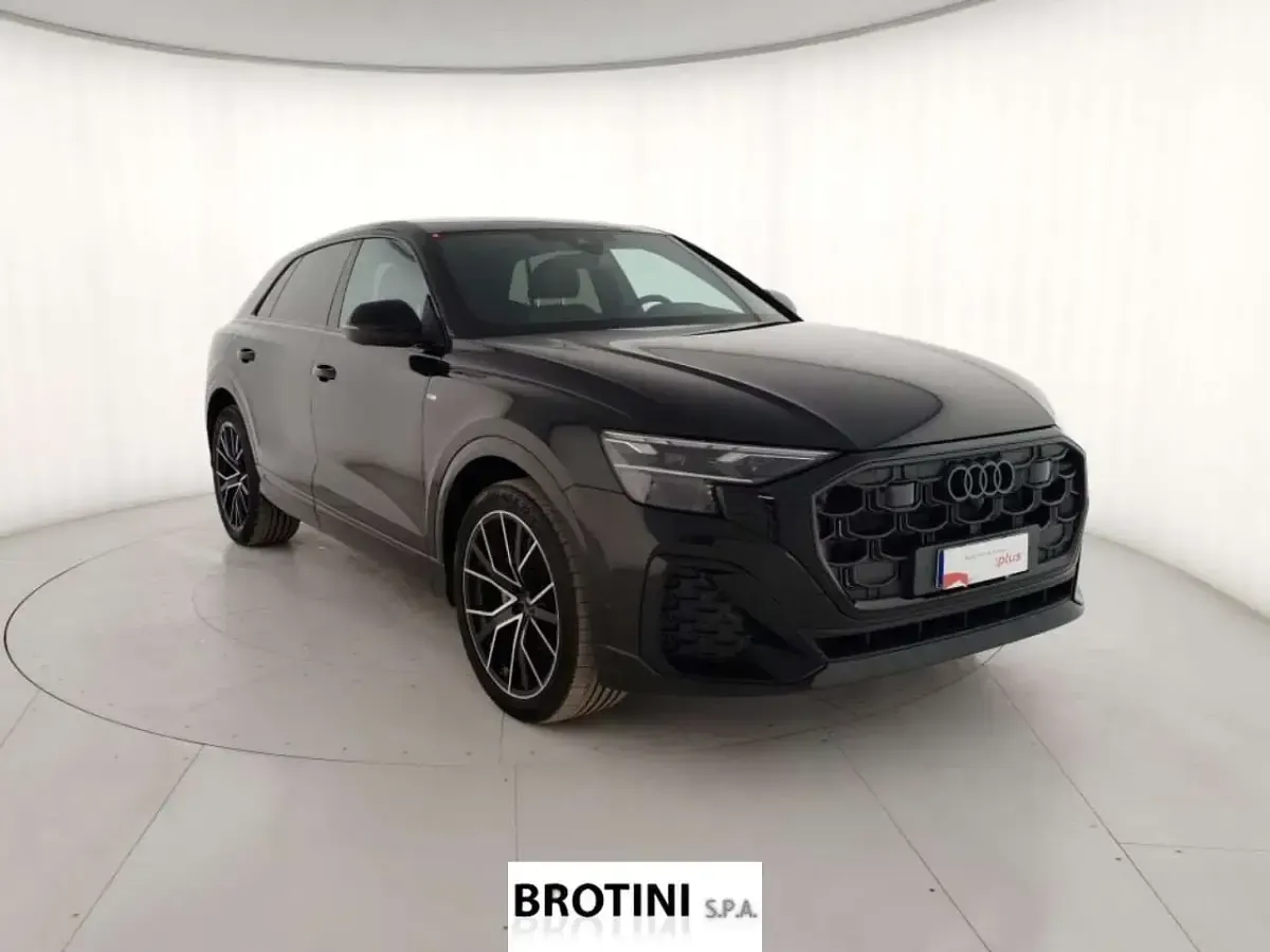 Usata Audi Q8 S-Line 286 CV (210 kW) 2025 Nero SUV