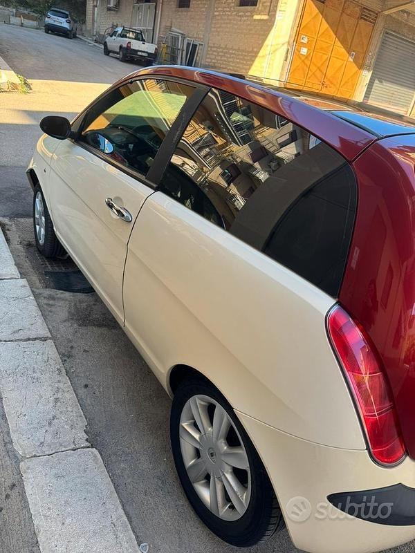 Usata Lancia Ypsilon 70 CV (51 kW) 2005 Utilitaria