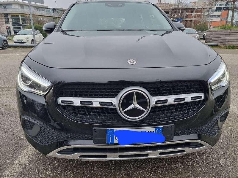 Usata Mercedes GLA200 150 CV (110 kW) 2022 Nero SUV