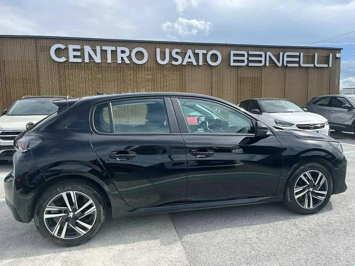 Usata Peugeot 208 Active 75 CV (55 kW) 2023 Nero Utilitaria