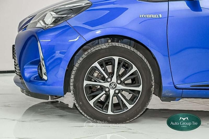 Usata Toyota Yaris Hybrid Active 73 CV (53 kW) 2019 Blu Berlina