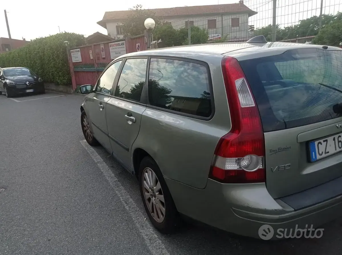 Usata Volvo V50 101 CV (74 kW) 2006 Grigio Station wagon