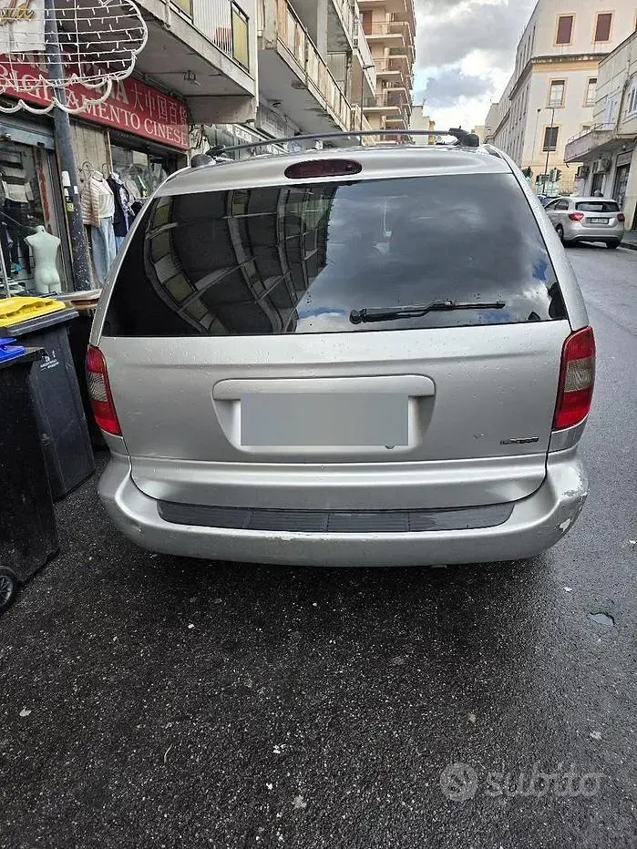 Usata Chrysler Voyager 150 CV (110 kW) 2004 Monovolume
