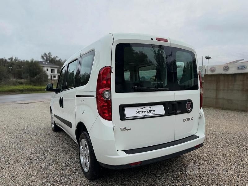 Usata Fiat Doblò Emotion 105 CV (77 kW) 2012 Bianco Monovolume