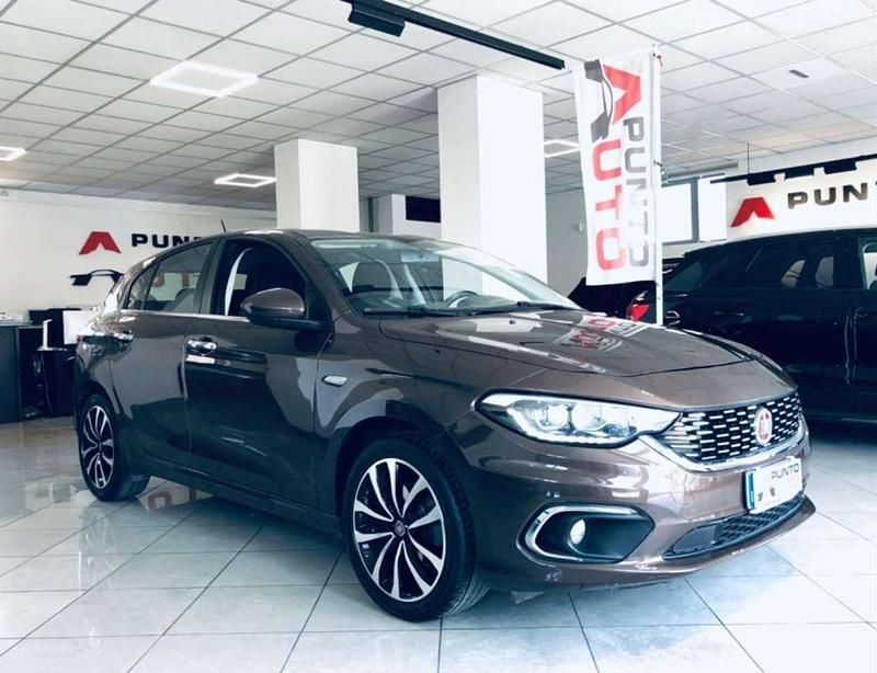 Usata Fiat Tipo Mirror 130 CV (95 kW) 2020 Marrone Berlina