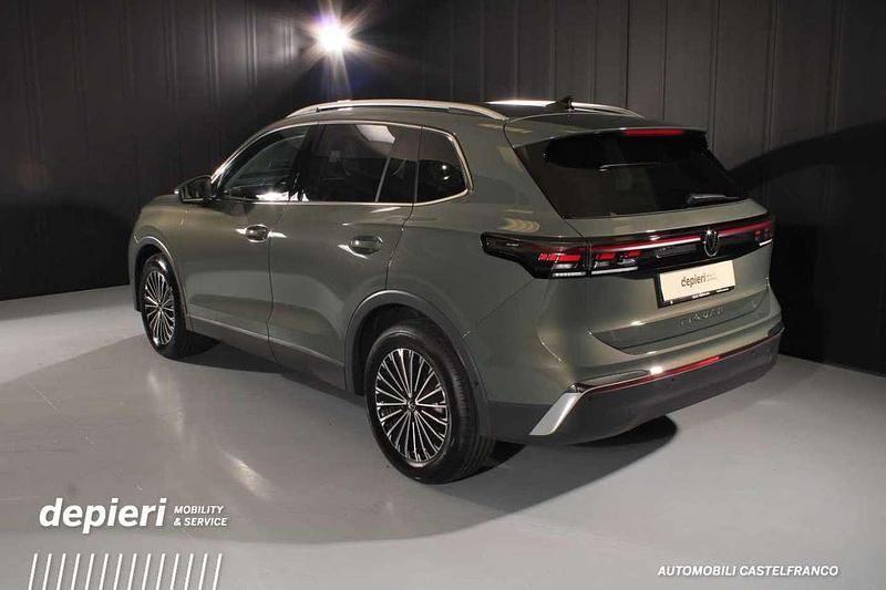 Usata VW Tiguan Elegance 150 CV (110 kW) 2025 Verde SUV