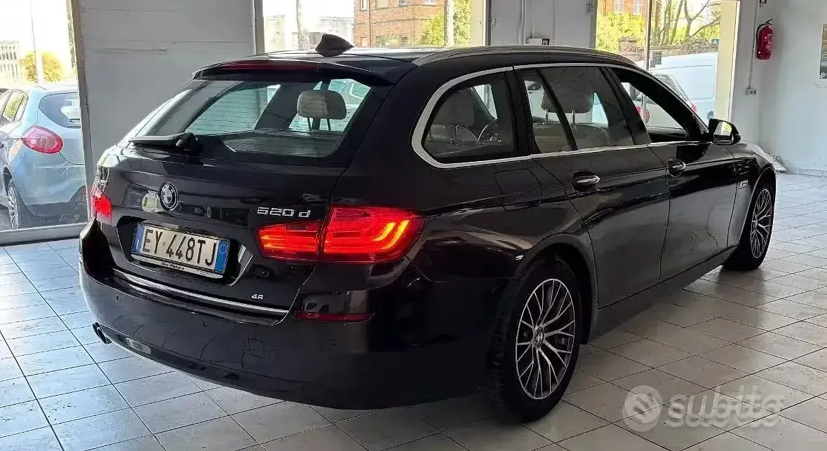 Usata BMW 520 Luxury Line 190 CV (139 kW) 2015 Marrone Station wagon