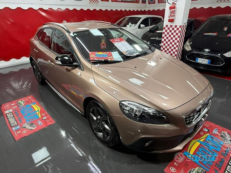 Usata Volvo V40 CC 115 CV (84 kW) 2014 Marrone Station wagon