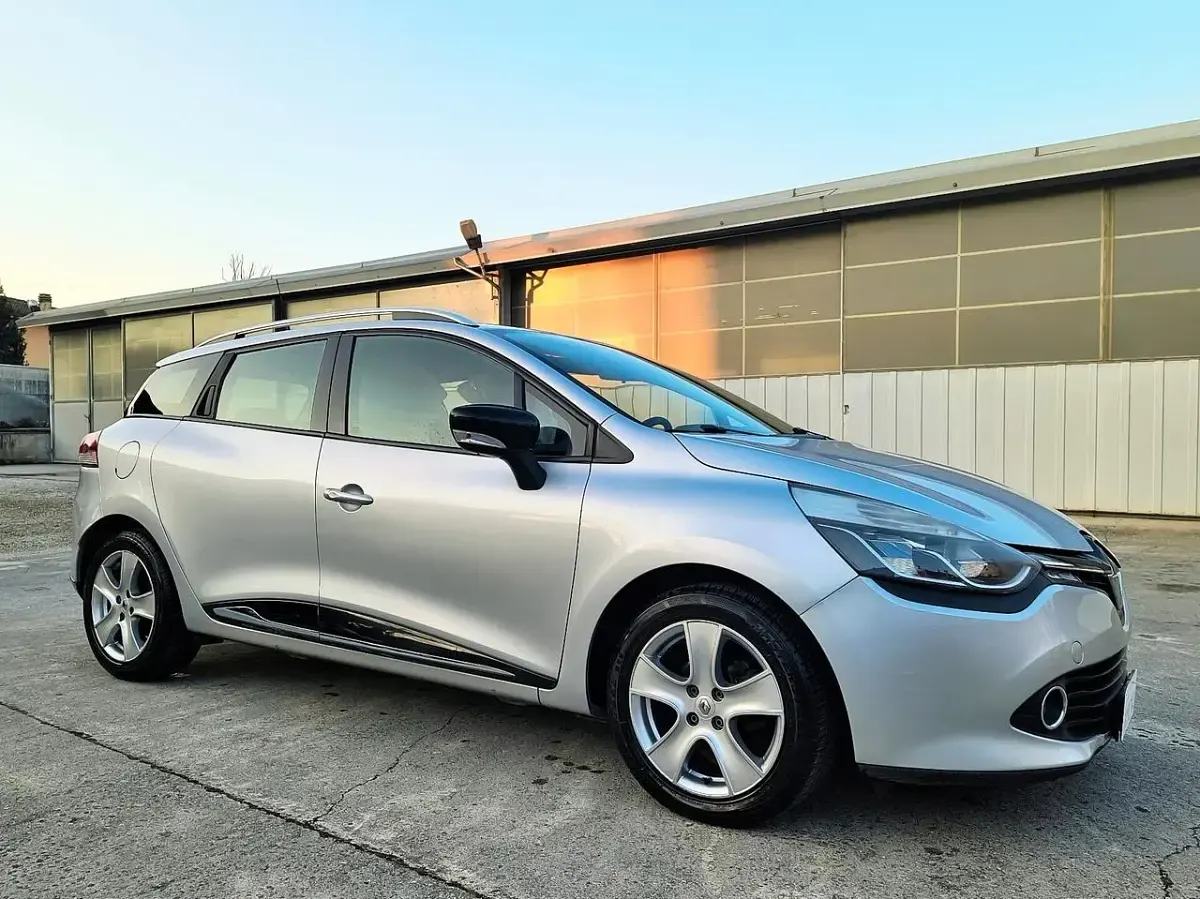 Usata Renault Clio GrandTour 75 CV (55 kW) 2015 Argento Station wagon