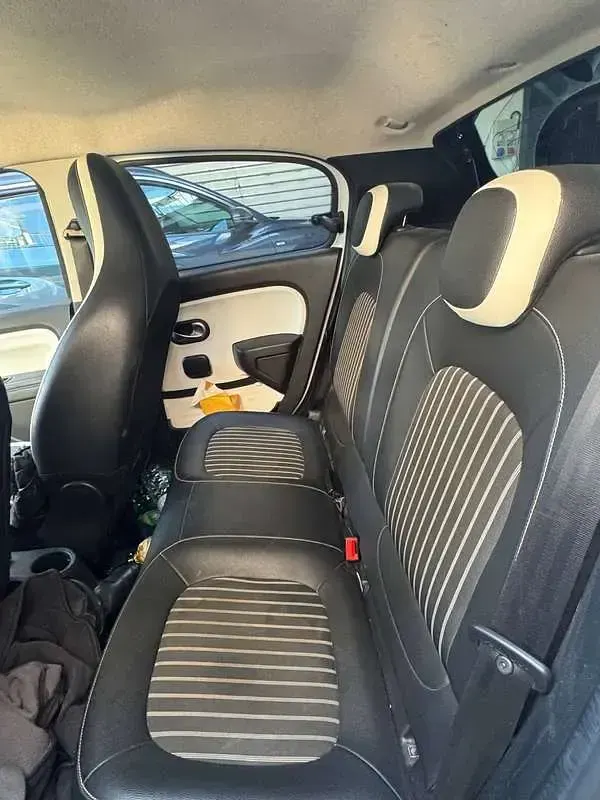 Usata Renault Twingo Zen 30 kW (42 CV) 2022 Utilitaria