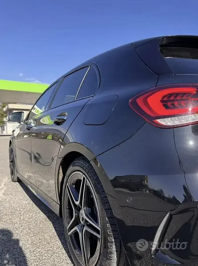 Usata Mercedes A180 Premium 116 CV (85 kW) 2020 Nero Utilitaria