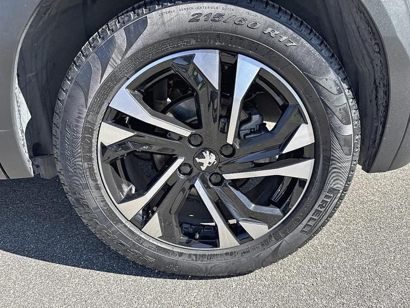 Usata Peugeot e-2008 Allure 100 kW (136 CV) 2022 Bianco SUV