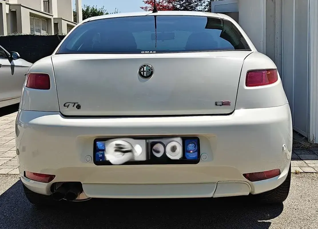 Usata Alfa Romeo GT Quadrifoglio Verde 170 CV (125 kW) 2010 Bianco Coupé
