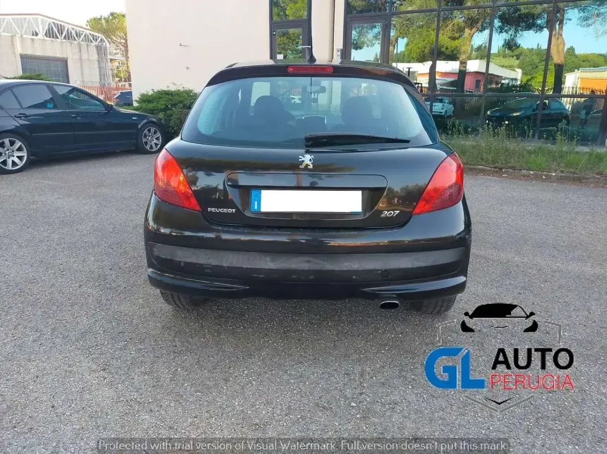 Usata Peugeot 207 90 CV (66 kW) 2010 Nero Utilitaria