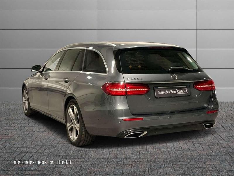Usata Mercedes E200 160 CV (117 kW) 2020 Grigio montagna manufaktur Station wagon