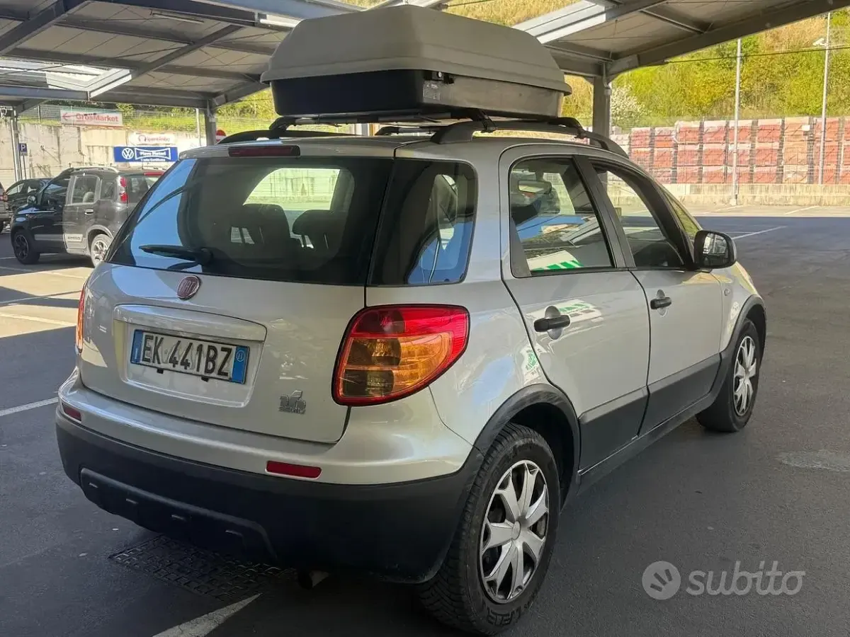 Usata Fiat Sedici 135 CV (99 kW) 2011 Grigio SUV