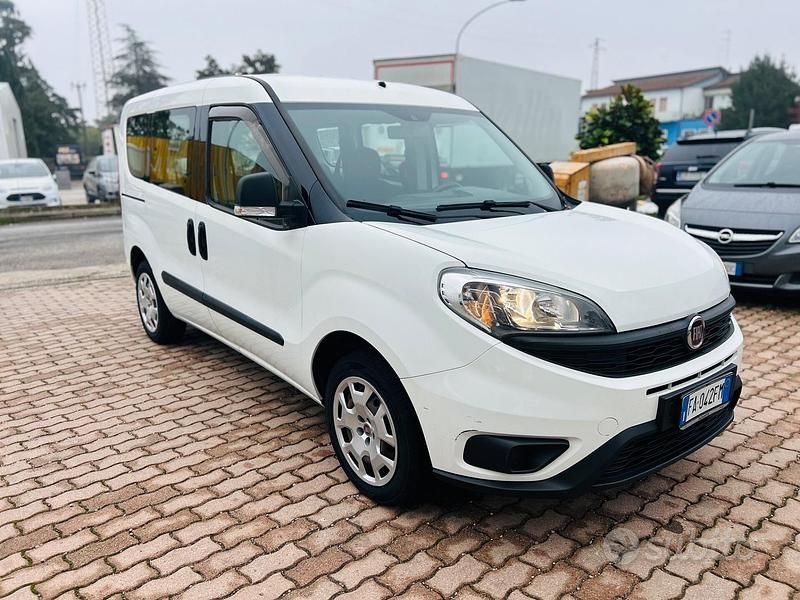 Usata Fiat Doblò 120 CV (88 kW) 2015 Bianco Monovolume