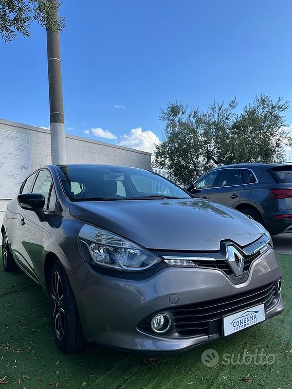 Grigio Usata 2014 Renault Clio IV Tre volumi | 8000 € (Cara) - Immagine 1/4