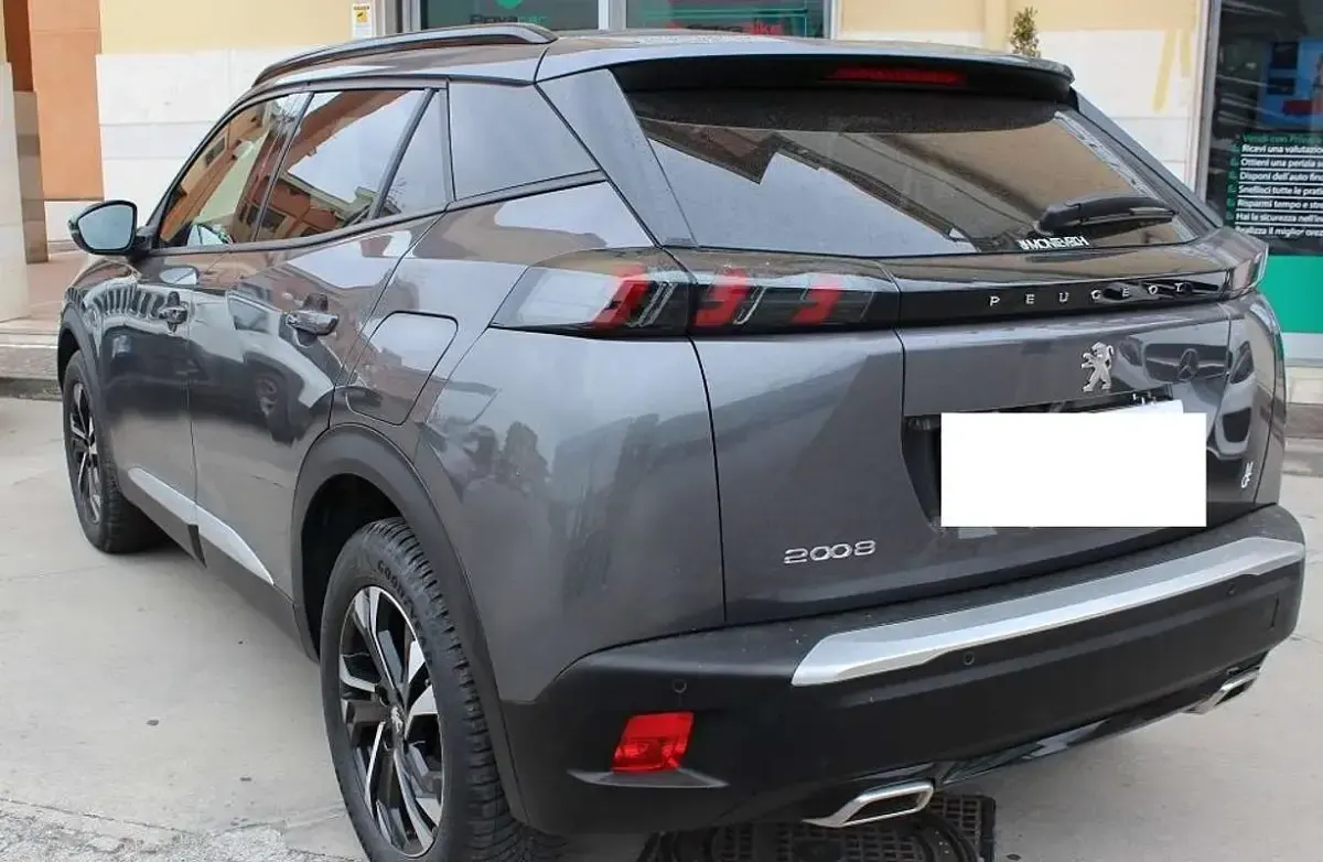 Occasion Peugeot 2008 Allure 131 ch (96 kW) 2023 Gris SUV