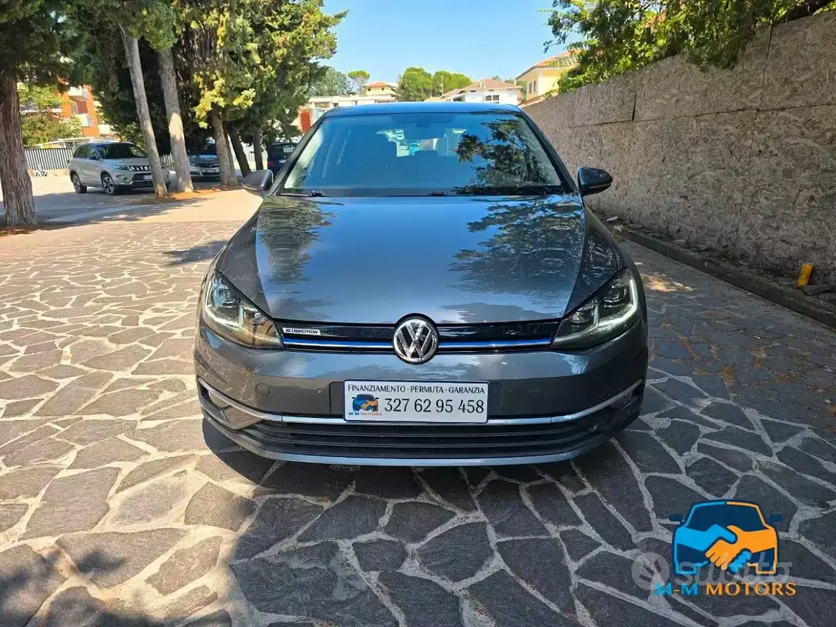 Usata VW Golf VIII Highline 131 CV (96 kW) 2020 Grigio Berlina