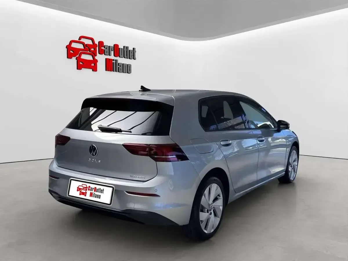 Usata VW Golf VIII Style 204 CV (150 kW) 2025 Oyster silver Berlina