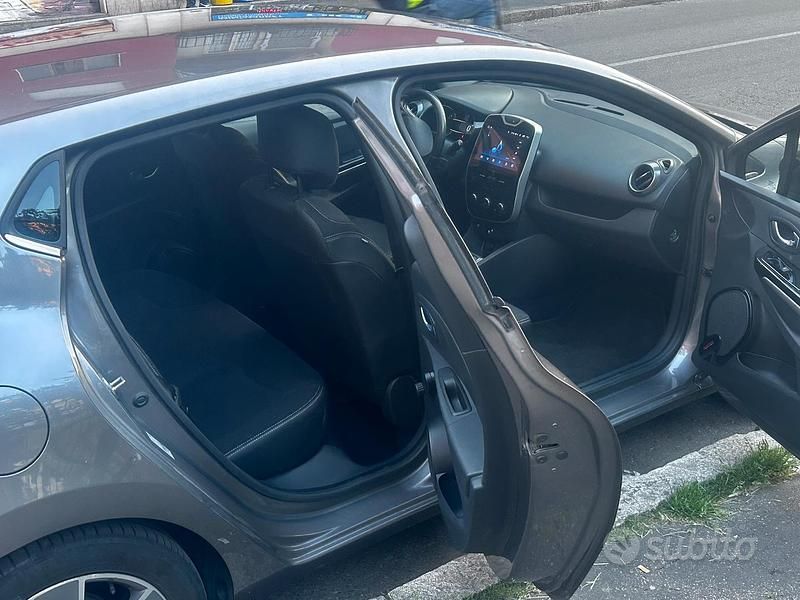 Usata Renault Clio IV 75 CV (55 kW) 2014 Grigio Berlina