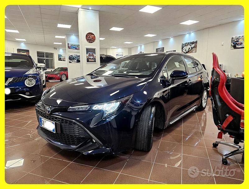 Usata Toyota Corolla Business Edition 122 CV (89 kW) 2022 Blu Station wagon