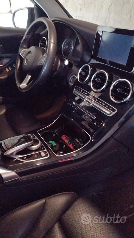 Usata Mercedes GLC250 204 CV (150 kW) 2018 Nero Berlina